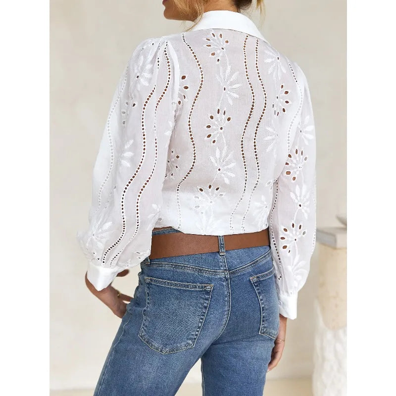 Blouse broderie anglaise femme manches longues col chemise boutonnée coupe ample