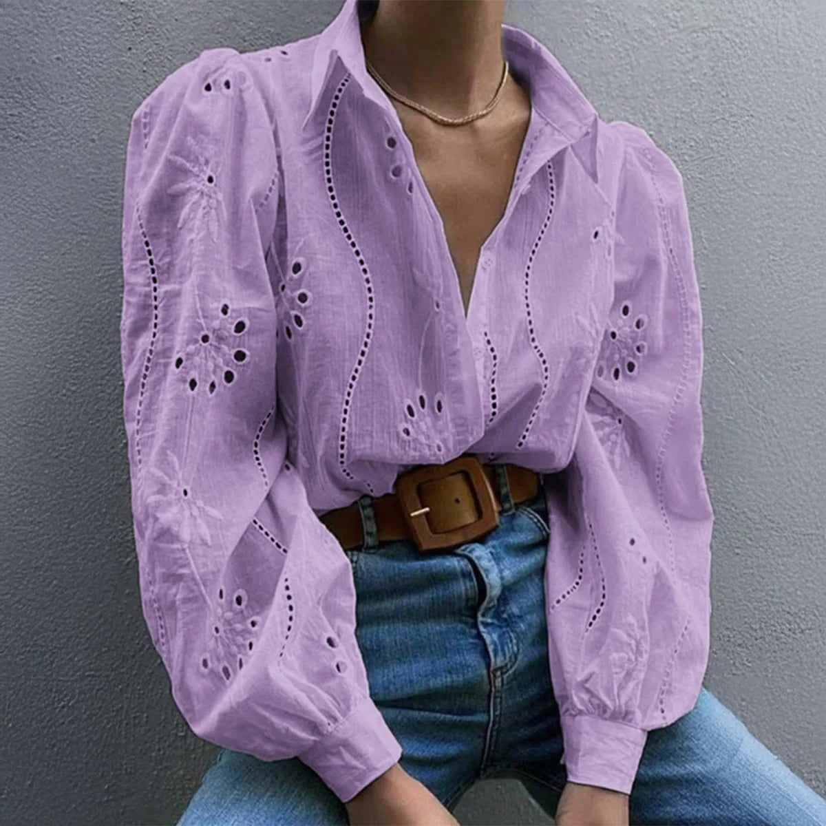Blouse broderie anglaise femme manches longues col chemise boutonnée coupe ample