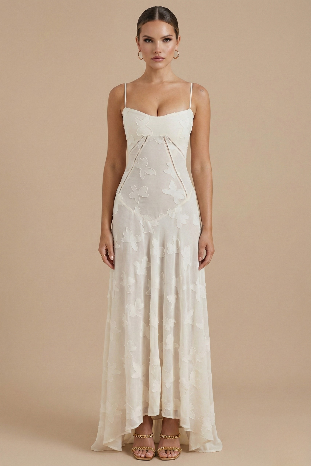 Robe longue femme à fleurs bretelles fines col cœur coupe fluide élégante