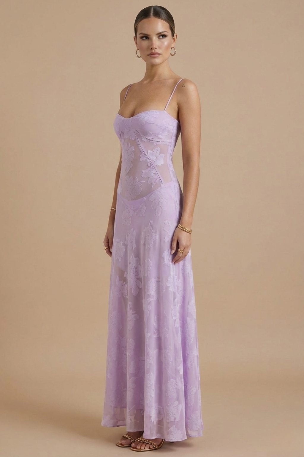 Robe longue femme à fleurs bretelles fines col cœur coupe fluide élégante