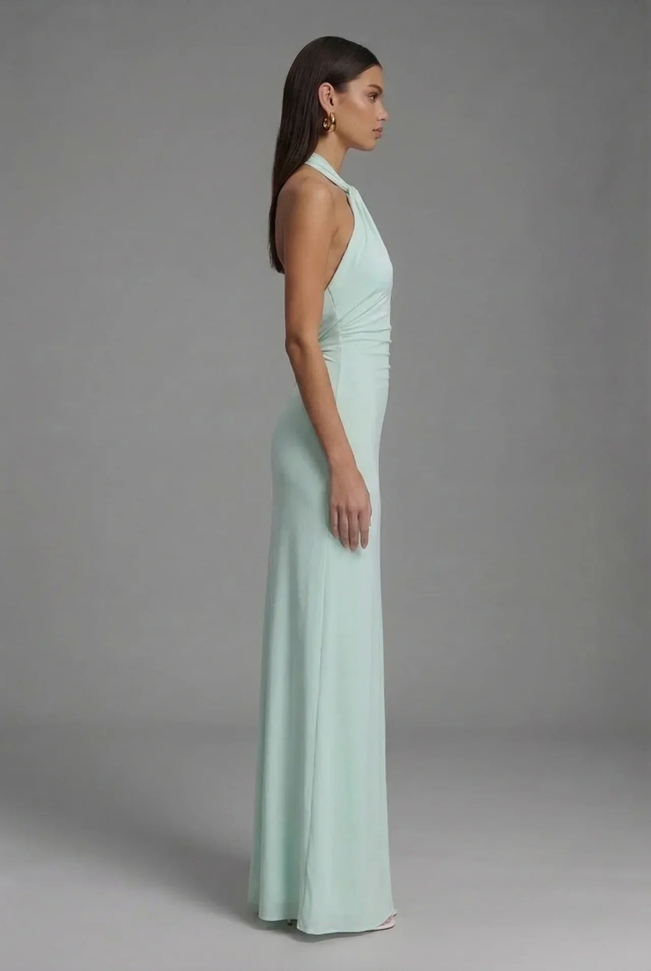 Robe longue satin col halter dos nu soirée