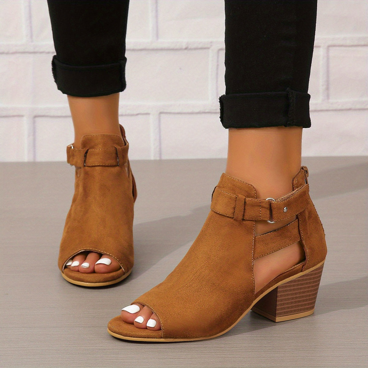 Sandales femme à talon bloc bride cheville bout ouvert découpé