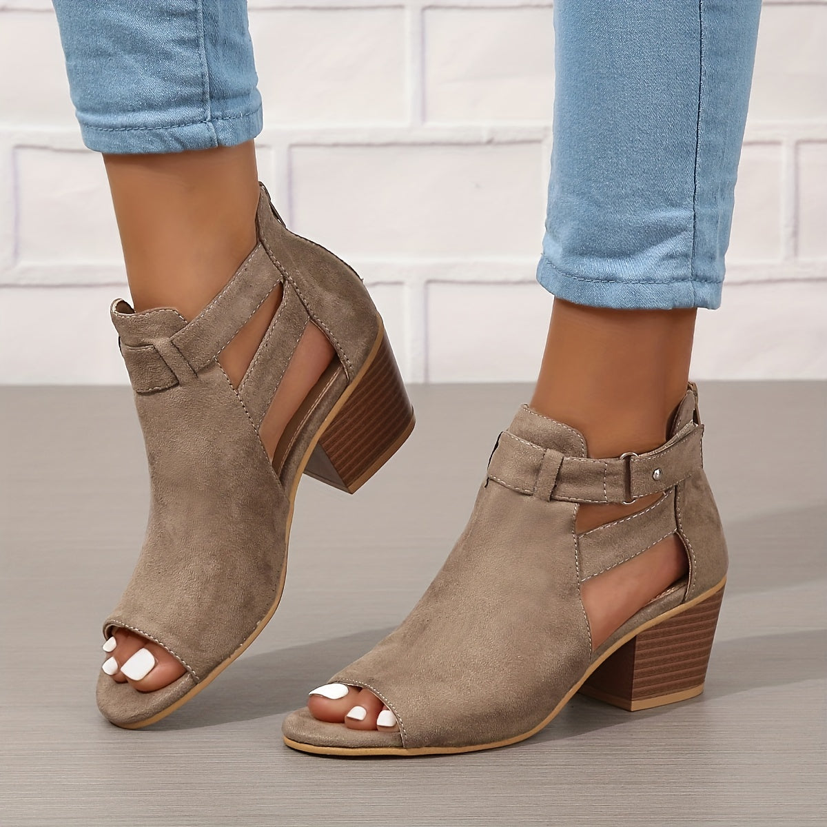 Sandales femme à talon bloc bride cheville bout ouvert découpé