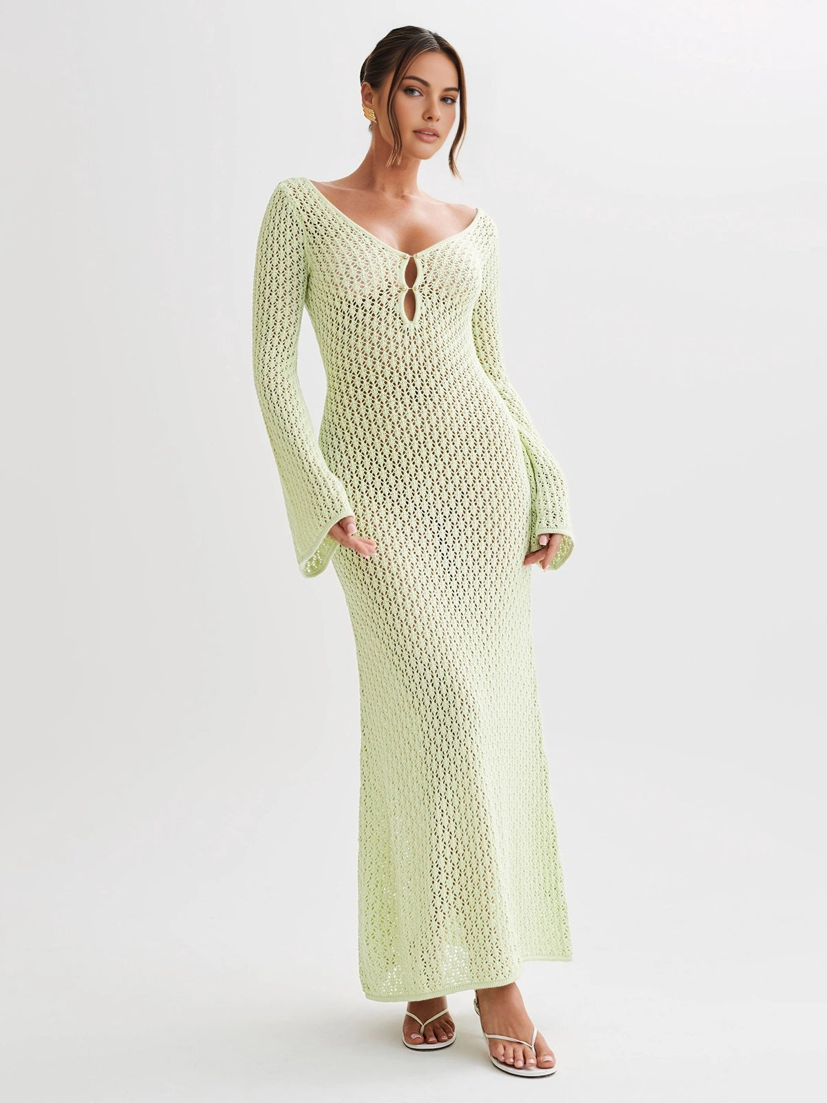 Robe de plage longue crochet manches longues col V coupe ajustée ajourée