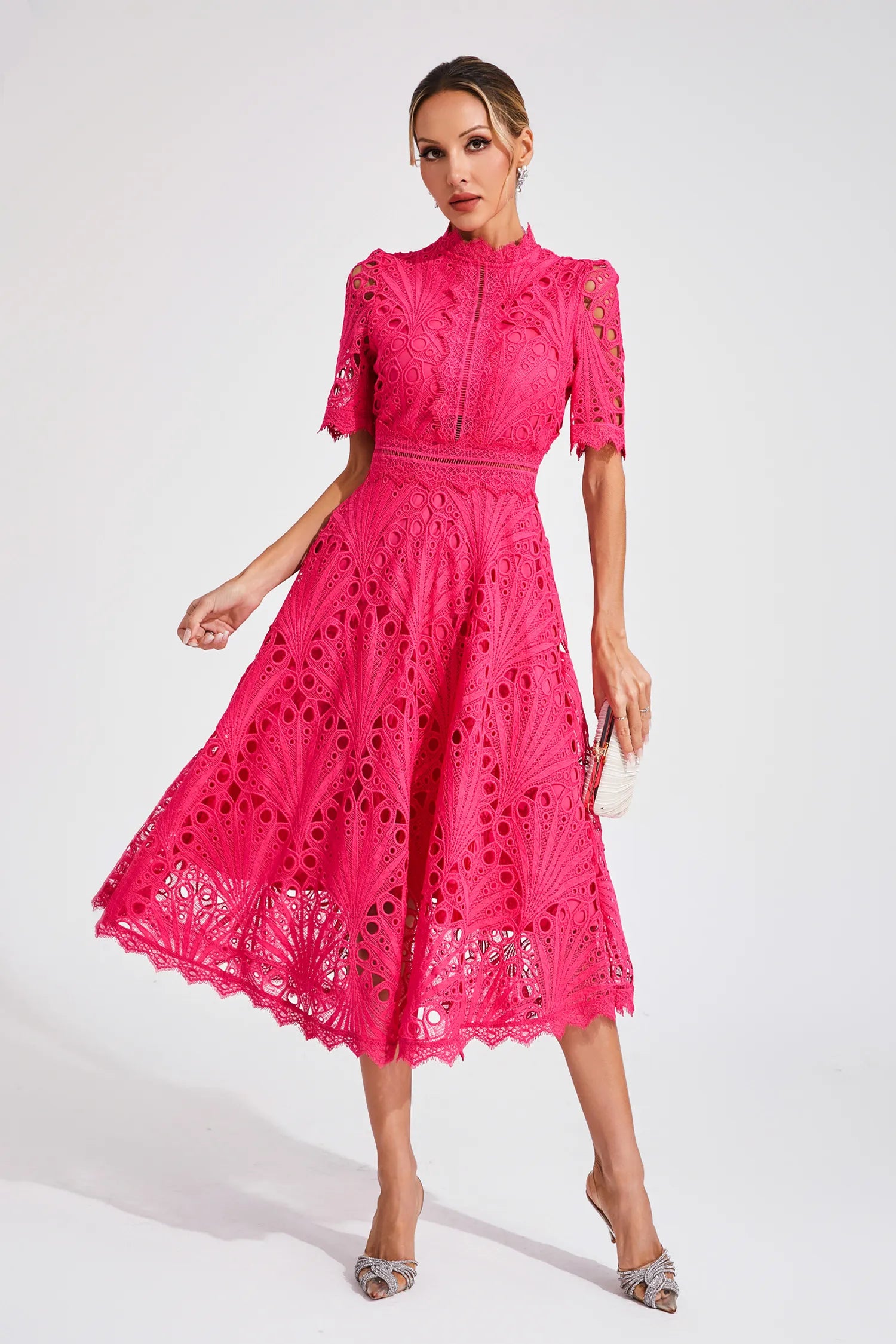 Robe midi dentelle femme manches courtes col montant coupe évasée élégante