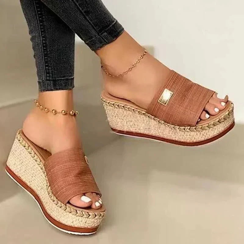 Sandales compensées femme style espadrille à plateforme pour été et vacances