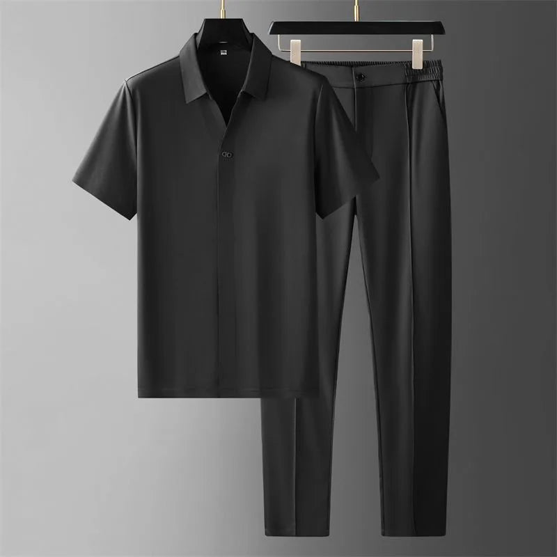 Ensemble homme polo manches courtes et pantalon coupe droite style décontracté