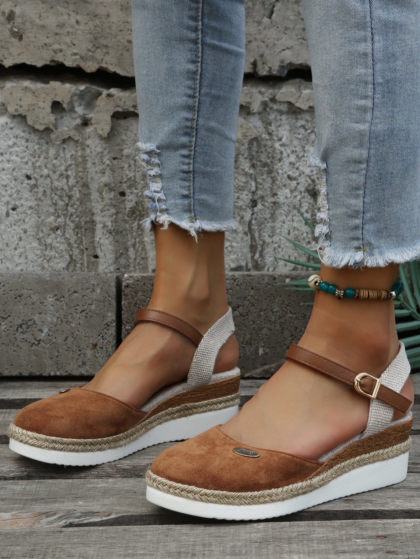 Sandales espadrilles compensées femme à bride cheville et bout fermé