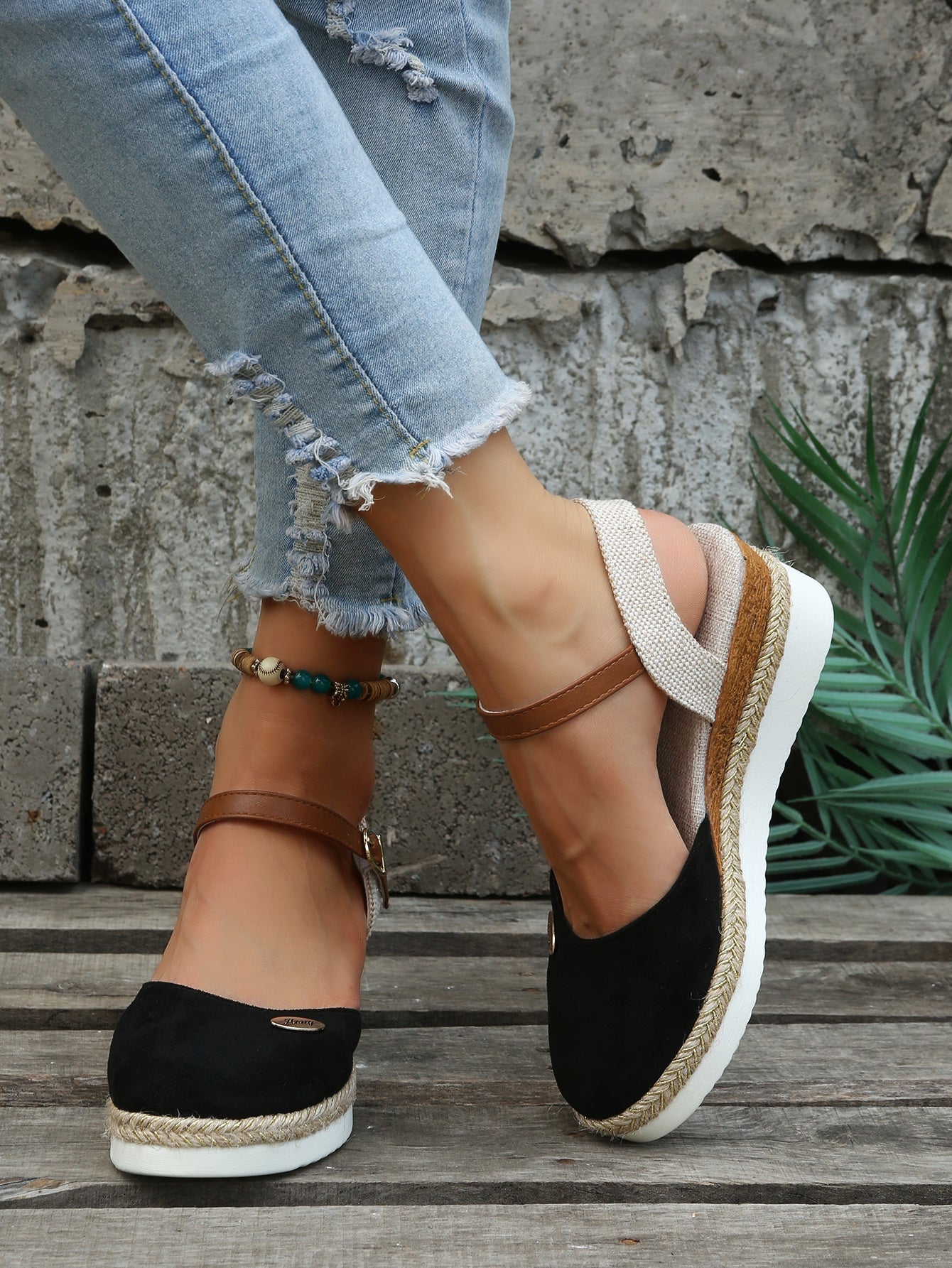 Sandales espadrilles compensées femme à bride cheville et bout fermé