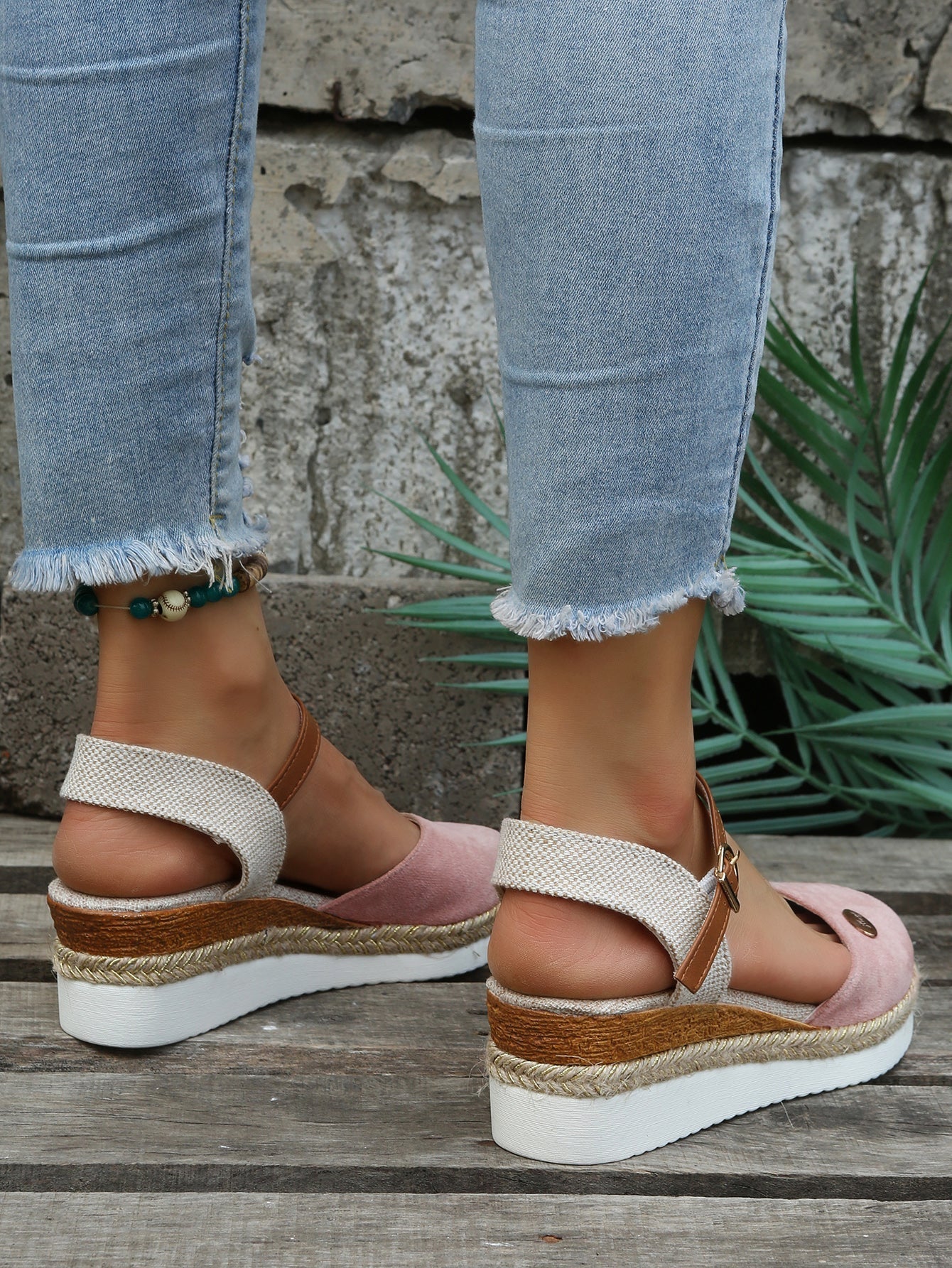 Sandales espadrilles compensées femme à bride cheville et bout fermé