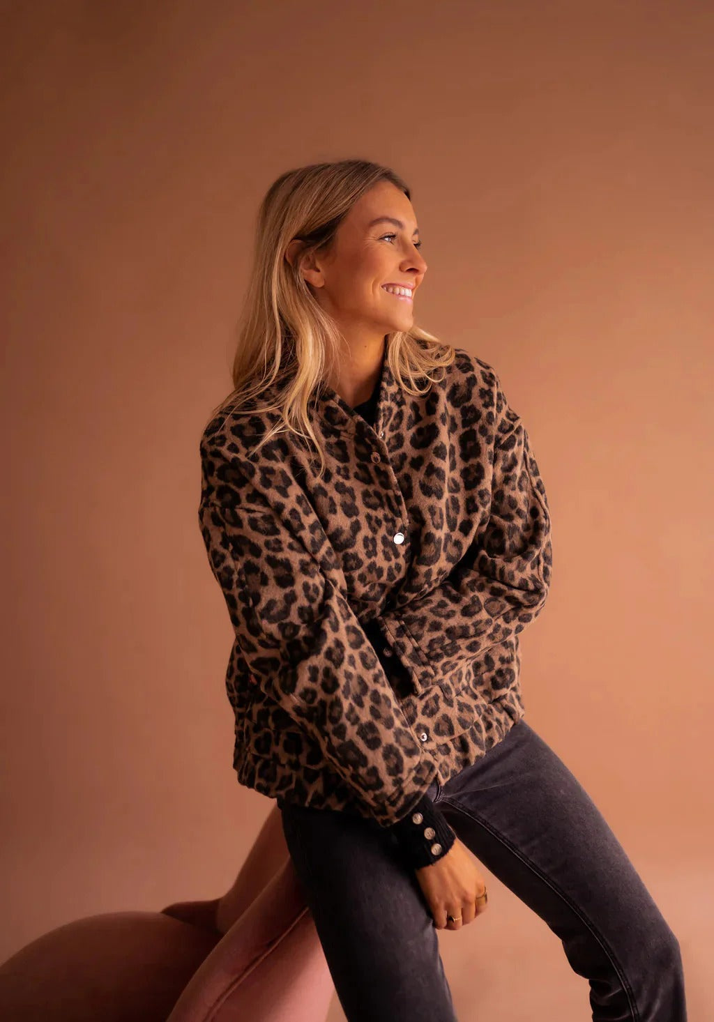 Veste bomber femme imprimé léopard manches longues boutonnée pression coupe ample
