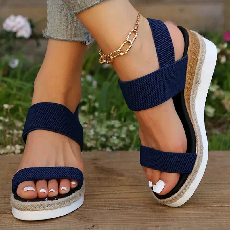 Sandales compensées femme à brides croisées semelle plateforme corde