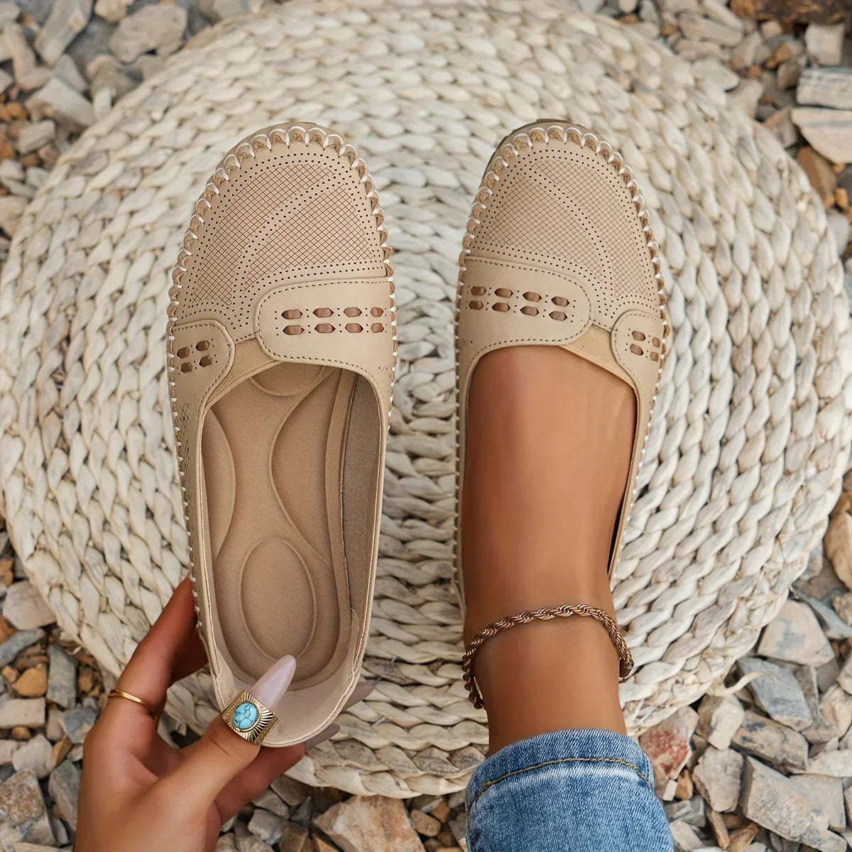 Mocassins femme perforés à enfiler avec semelle confort et bout carré