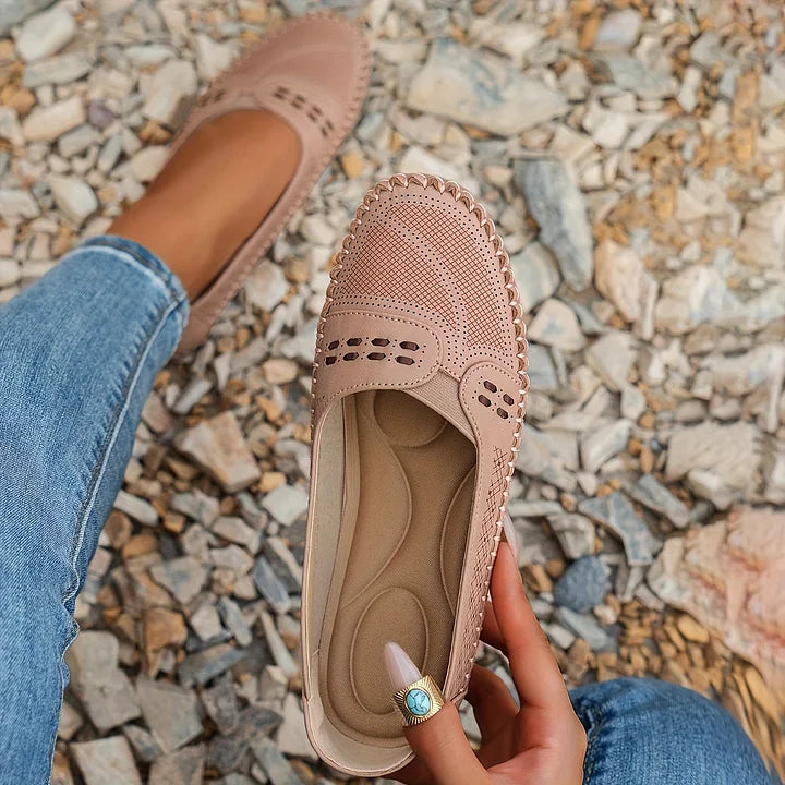 Mocassins femme perforés à enfiler avec semelle confort et bout carré
