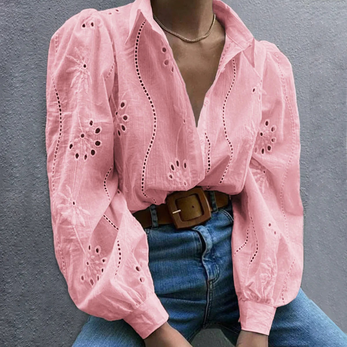 Blouse broderie anglaise femme manches longues col chemise boutonnée coupe ample