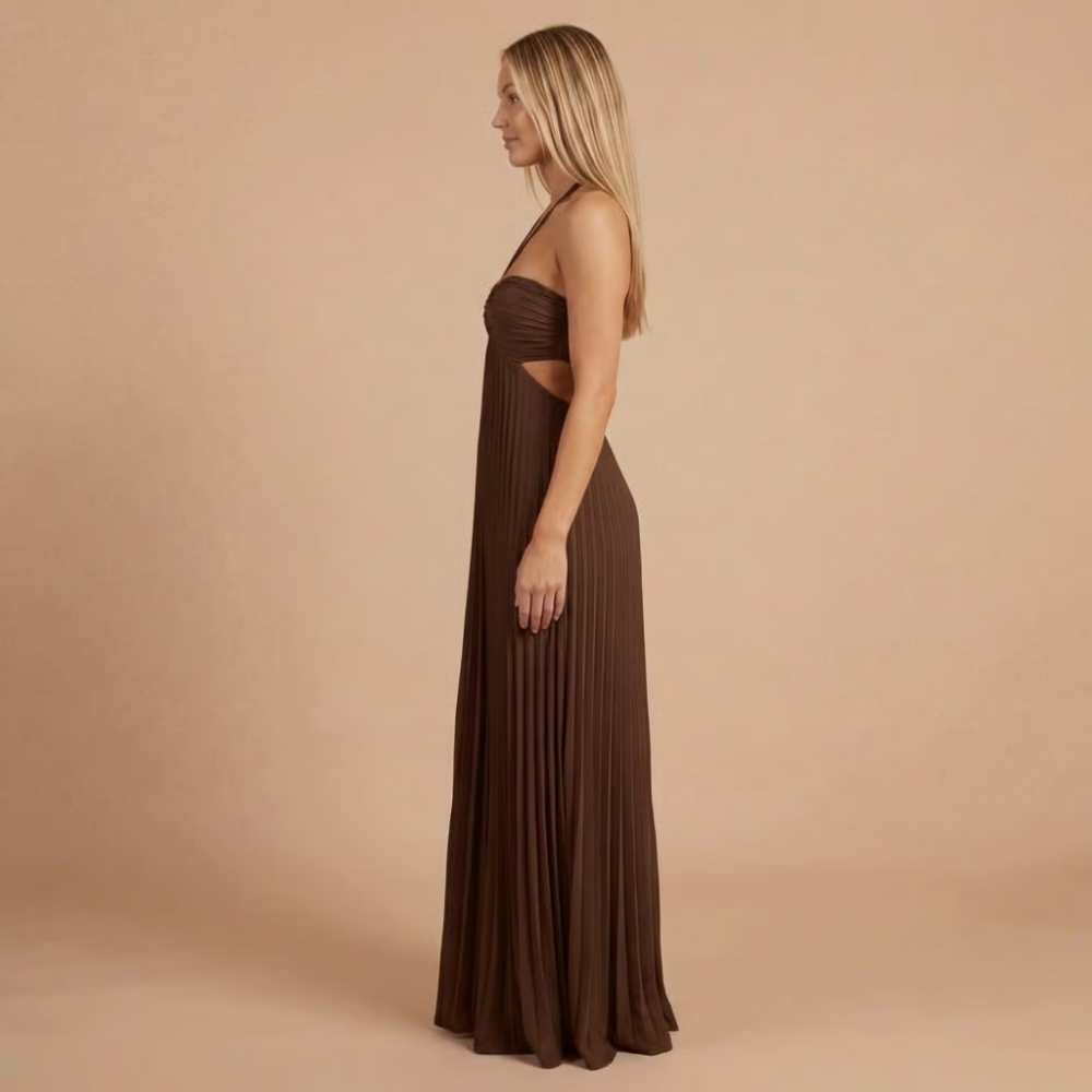Robe longue invitée mariage plissée dos nu à découpes et col licou