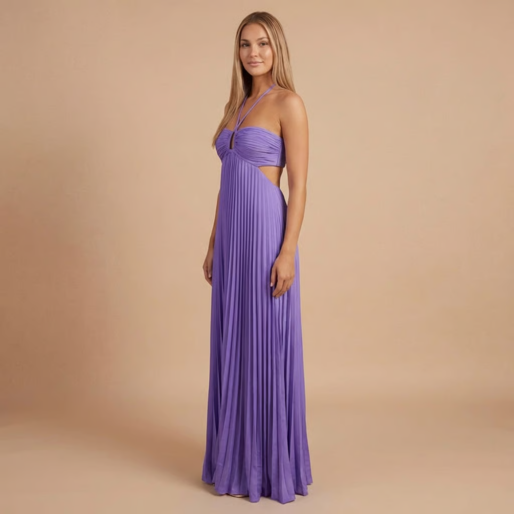 Robe longue invitée mariage plissée dos nu à découpes et col licou