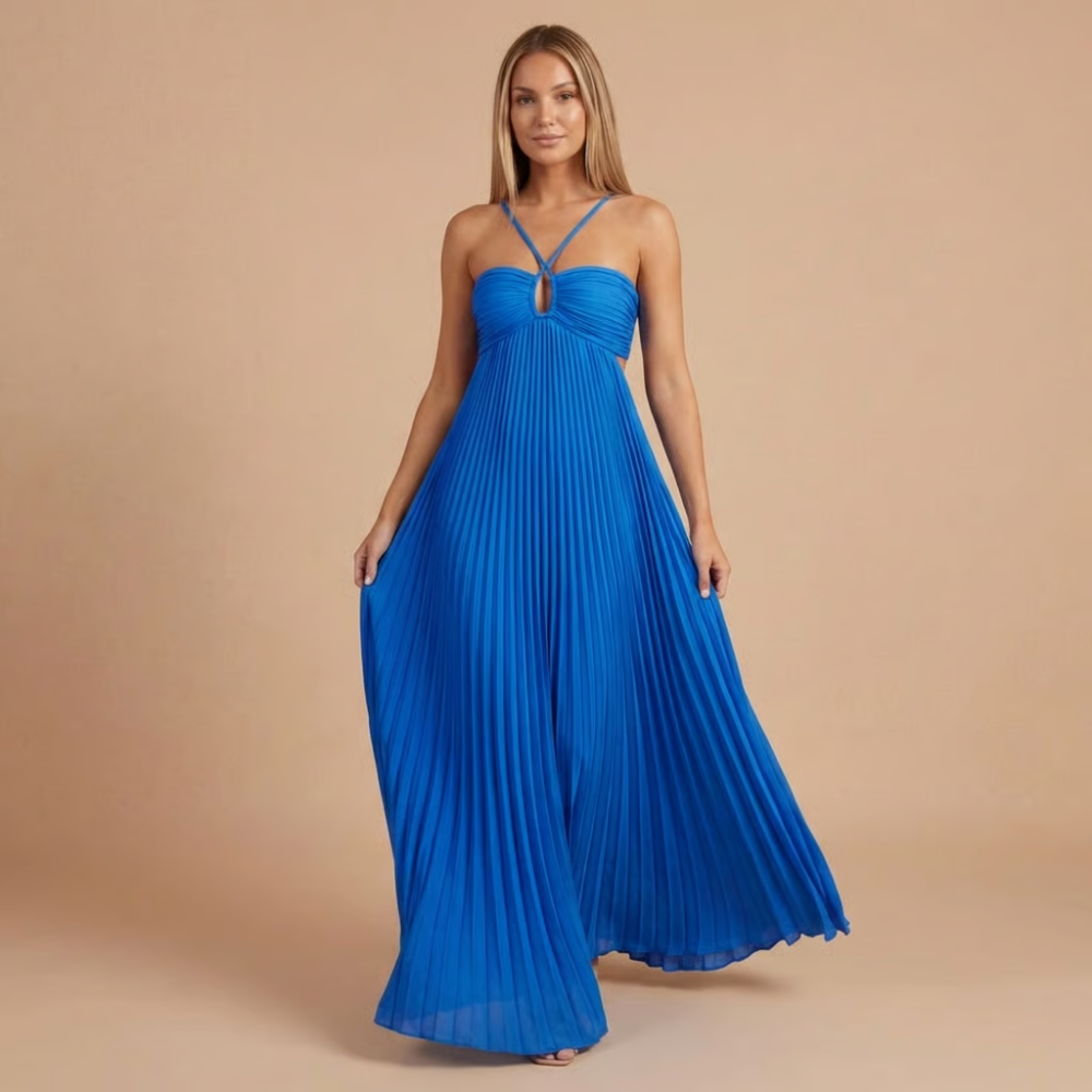 Robe longue invitée mariage plissée dos nu à découpes et col licou