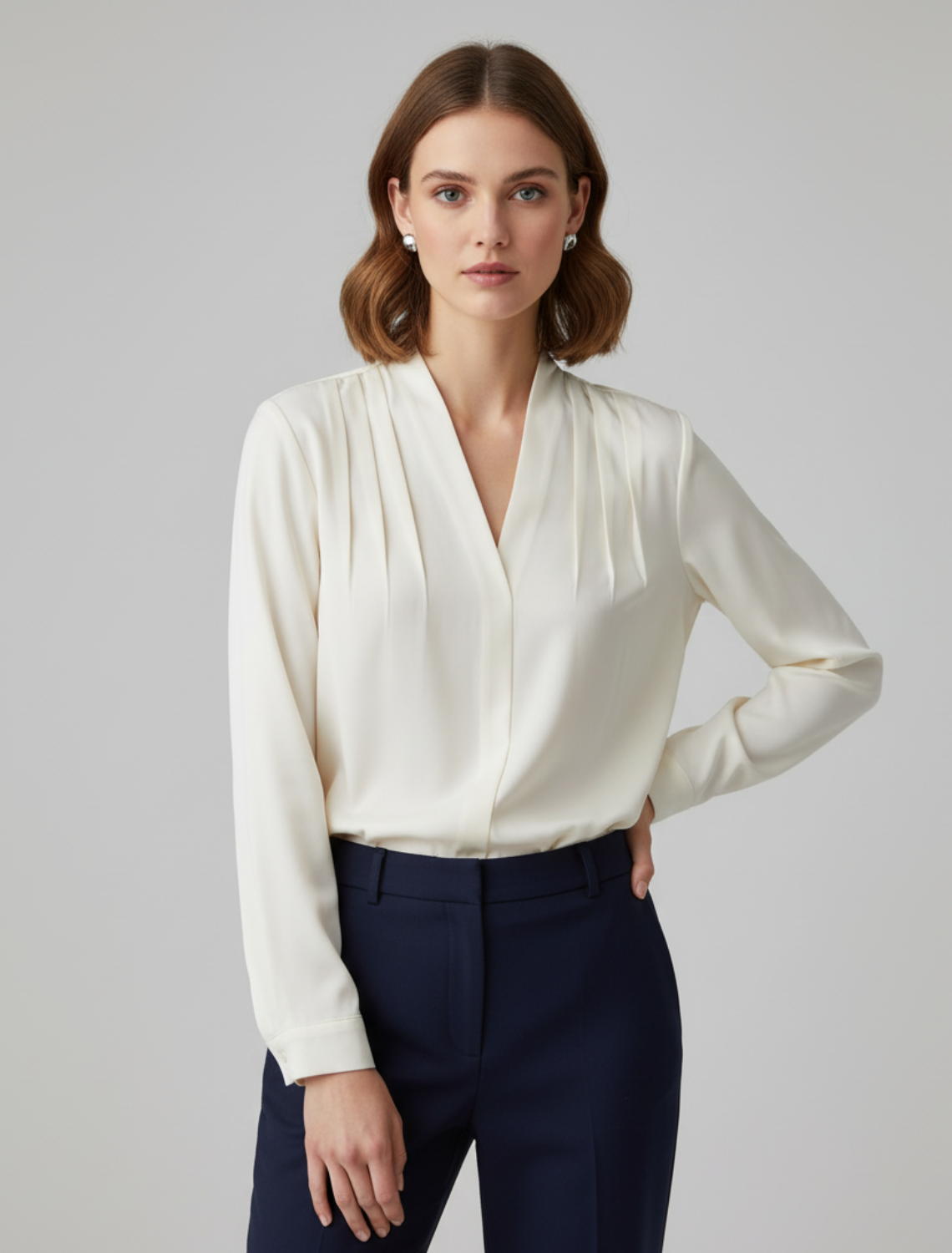Blouse femme manches longues col V fluide plis devant élégante