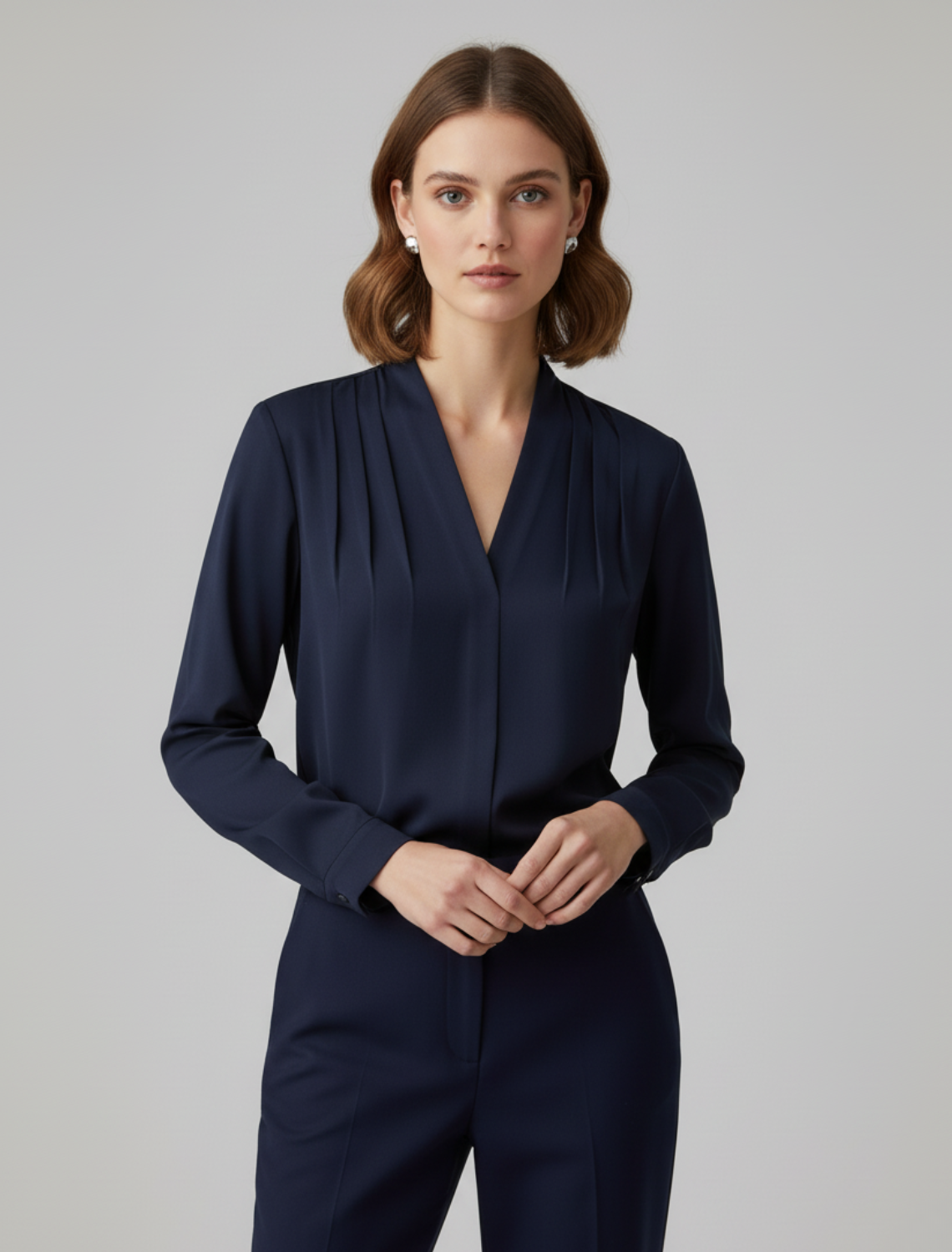 Blouse femme manches longues col V fluide plis devant élégante