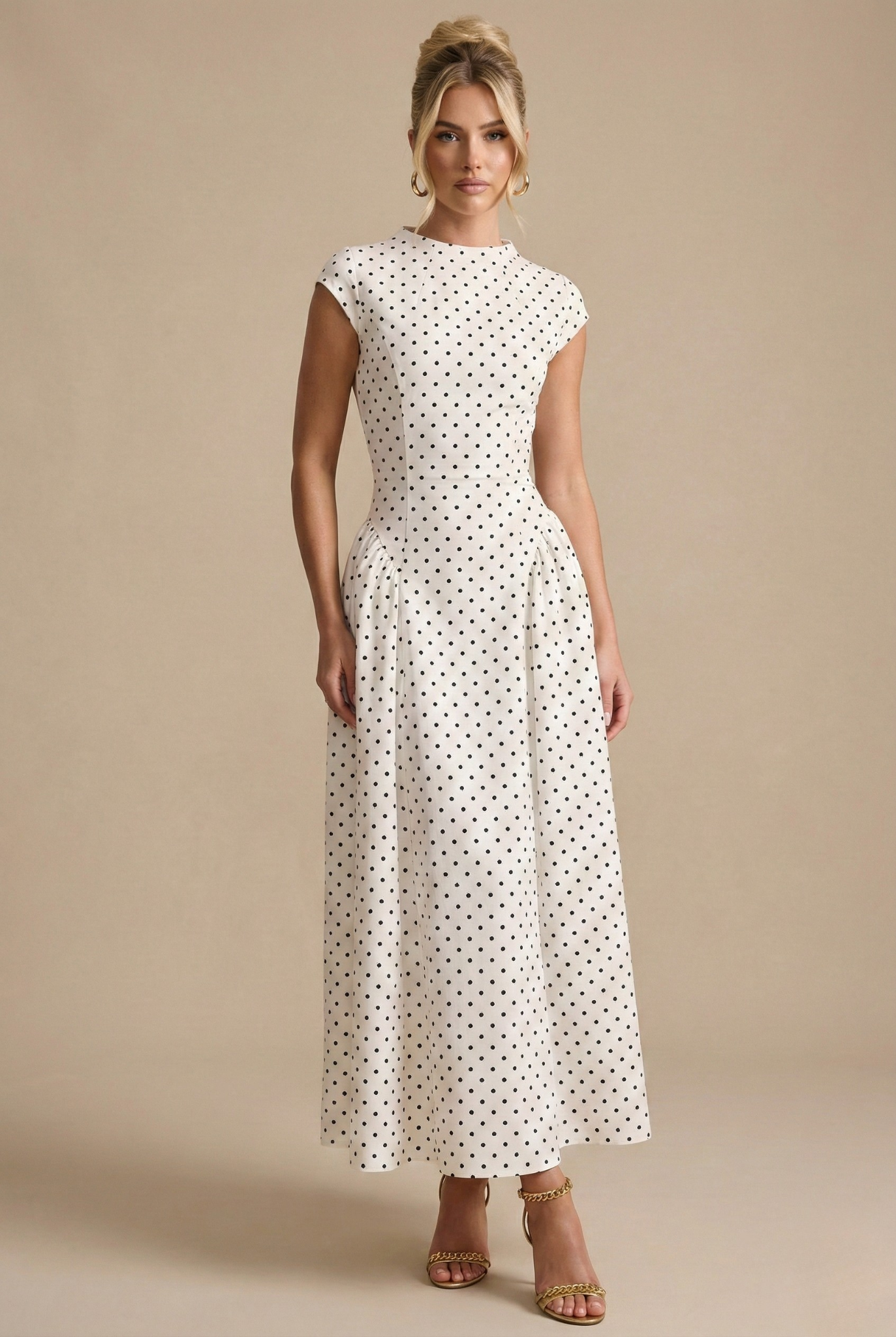 Robe longue femme à pois col montant manches courtes coupe cintrée élégante