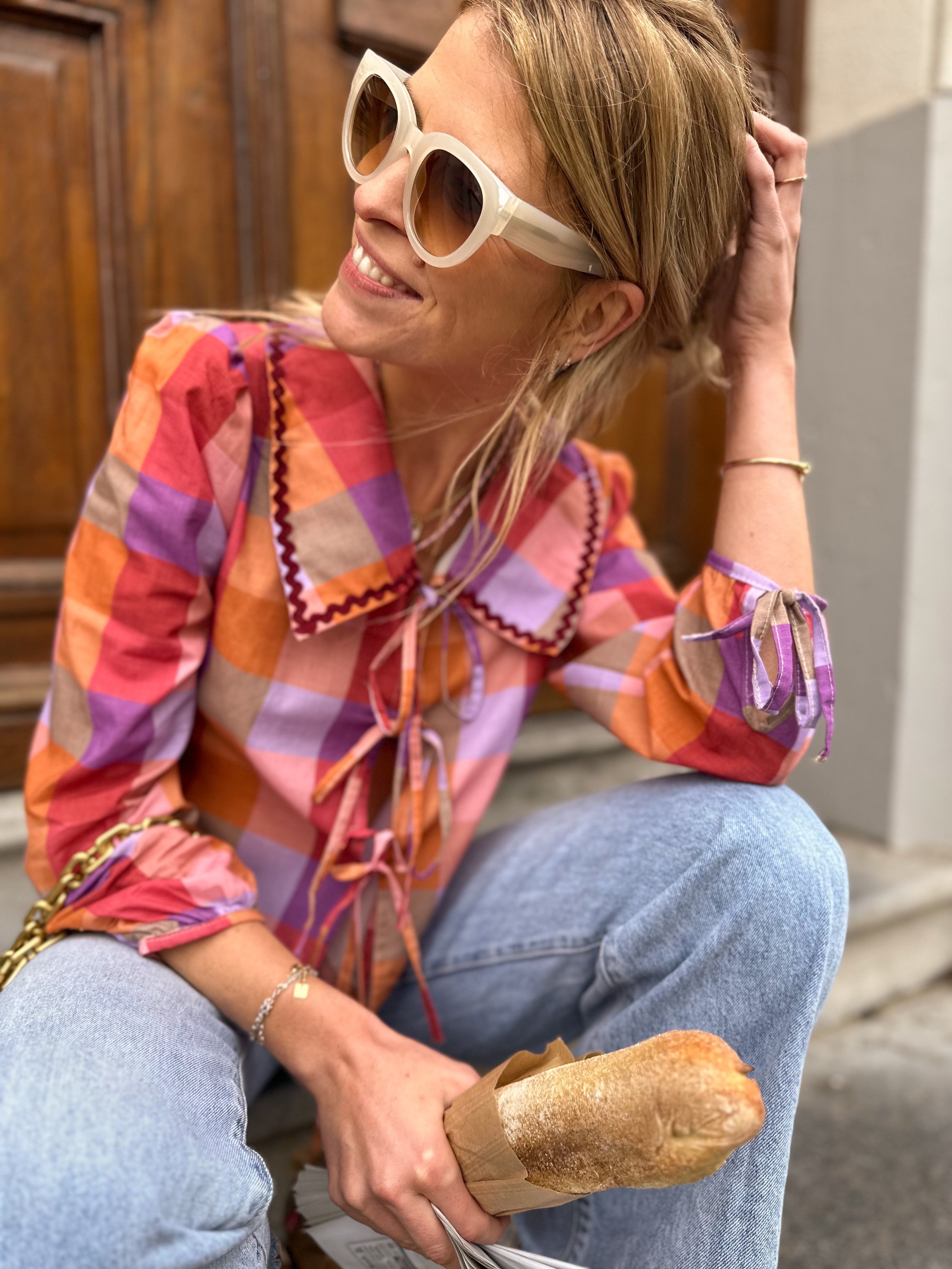 Blouse femme à carreaux manches longues col large fermeture à nouer cropped