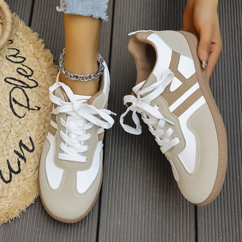 Baskets femme à lacets semelle plate style casual confortable