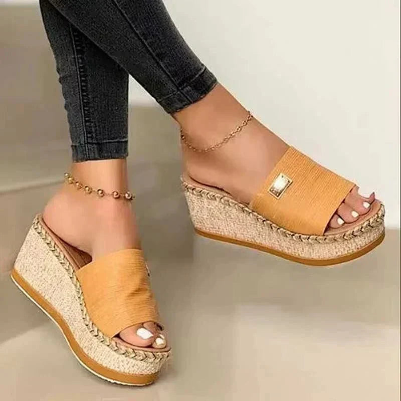 Sandales compensées femme style espadrille à plateforme pour été et vacances