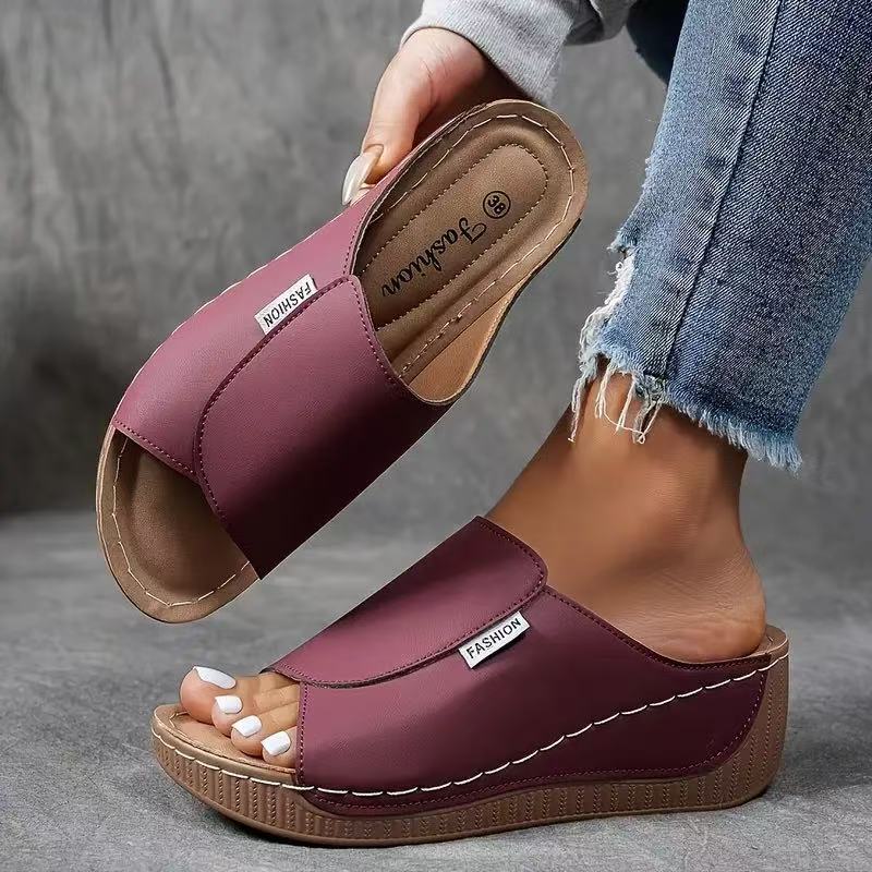 Mules compensées femme à enfiler avec bout ouvert et semelle confort