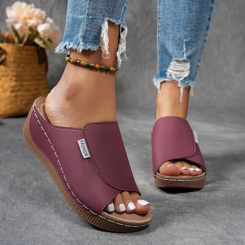 Mules compensées femme à enfiler avec bout ouvert et semelle confort