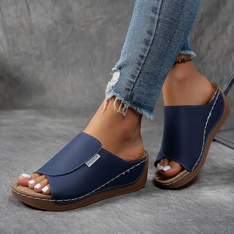 Mules compensées femme à enfiler avec bout ouvert et semelle confort
