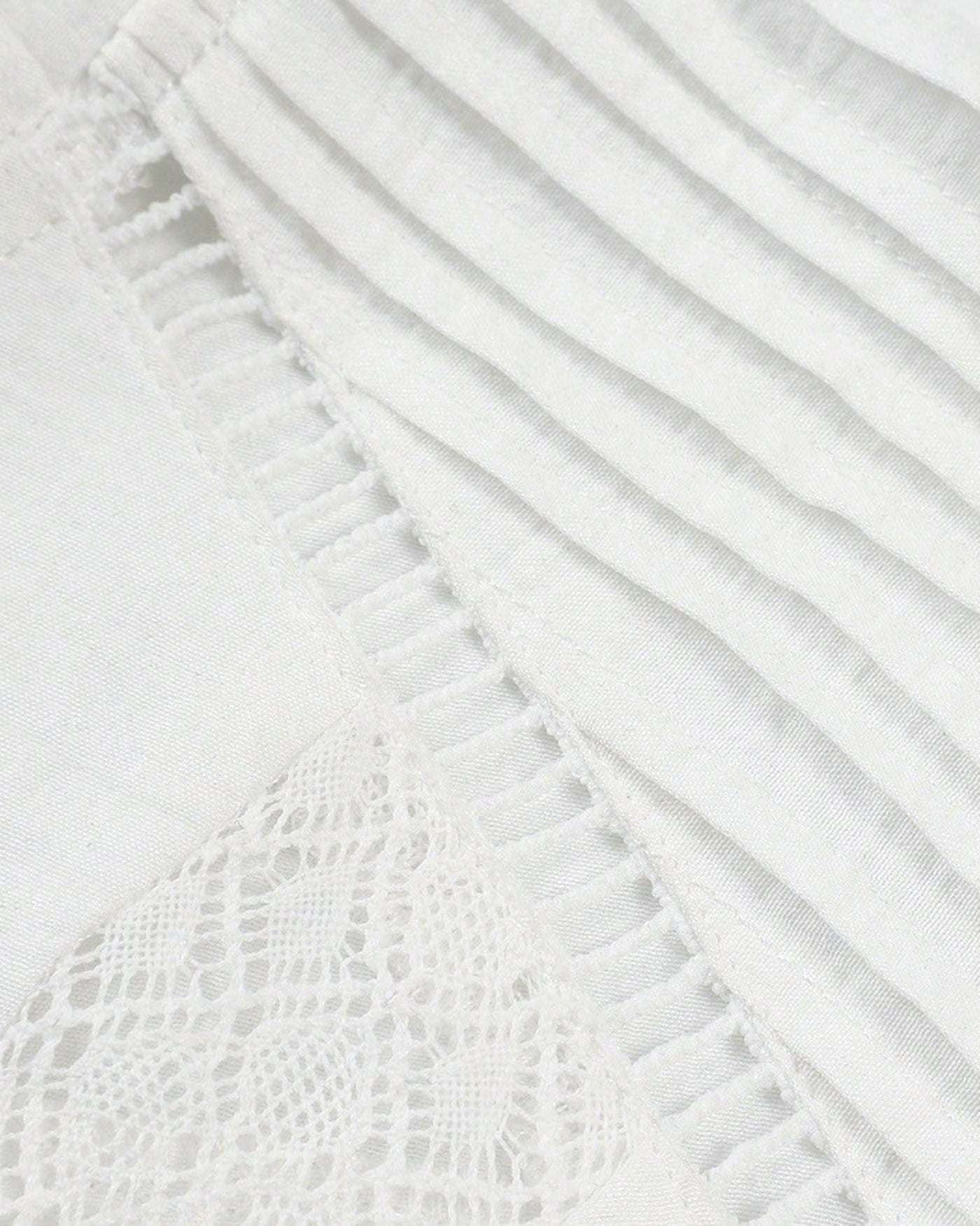 Blouse femme brodée col V manches longues dentelle style bohème boutonnée