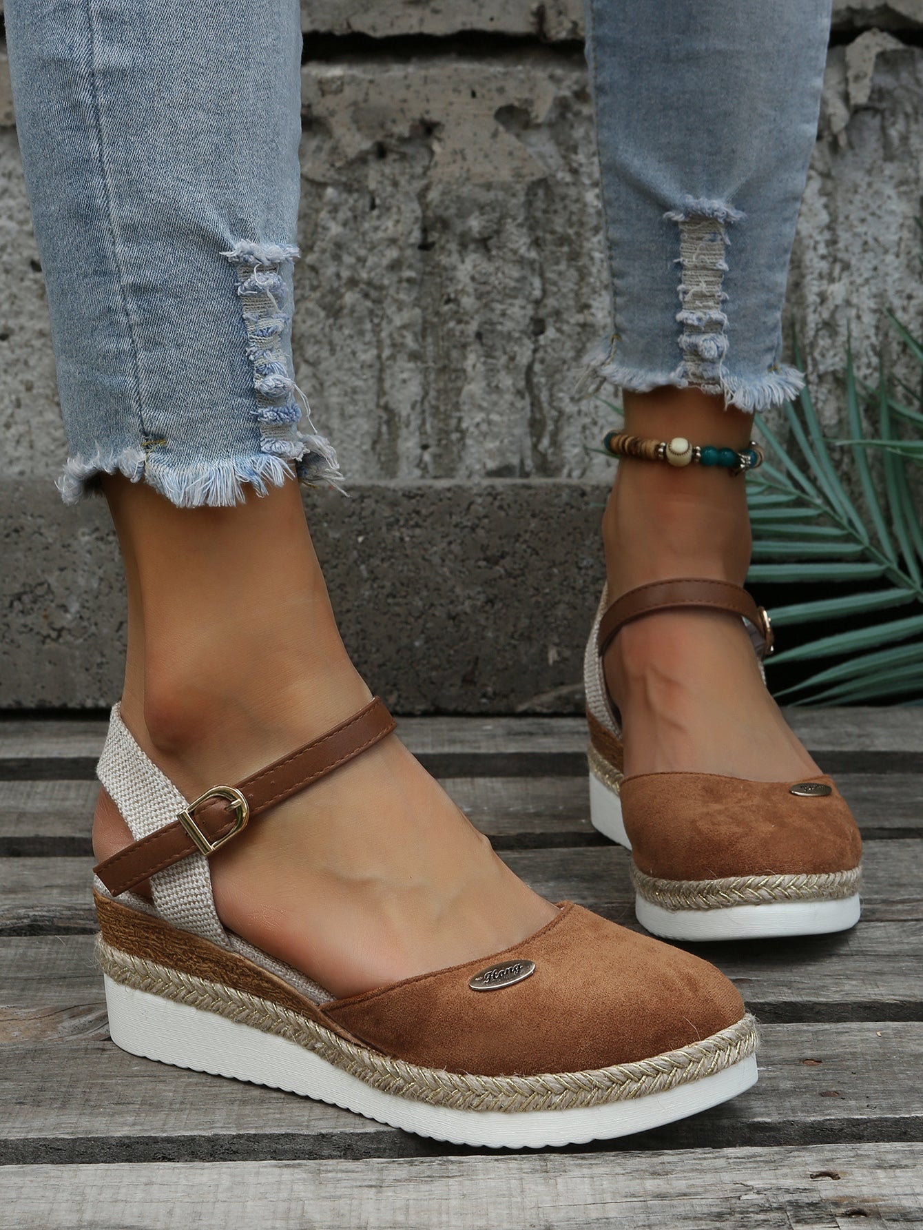 Sandales espadrilles compensées femme à bride cheville et bout fermé