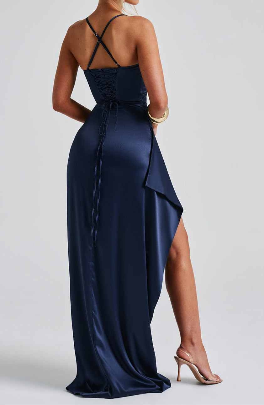 Robe invitée mariage longue satin femme fines bretelles fente haute drapée
