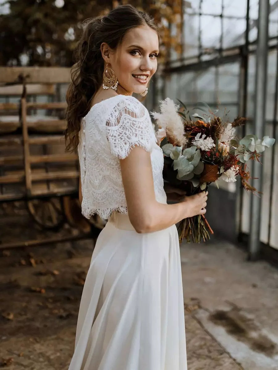 Robe de mariée deux pièces dentelle top court jupe longue fluide