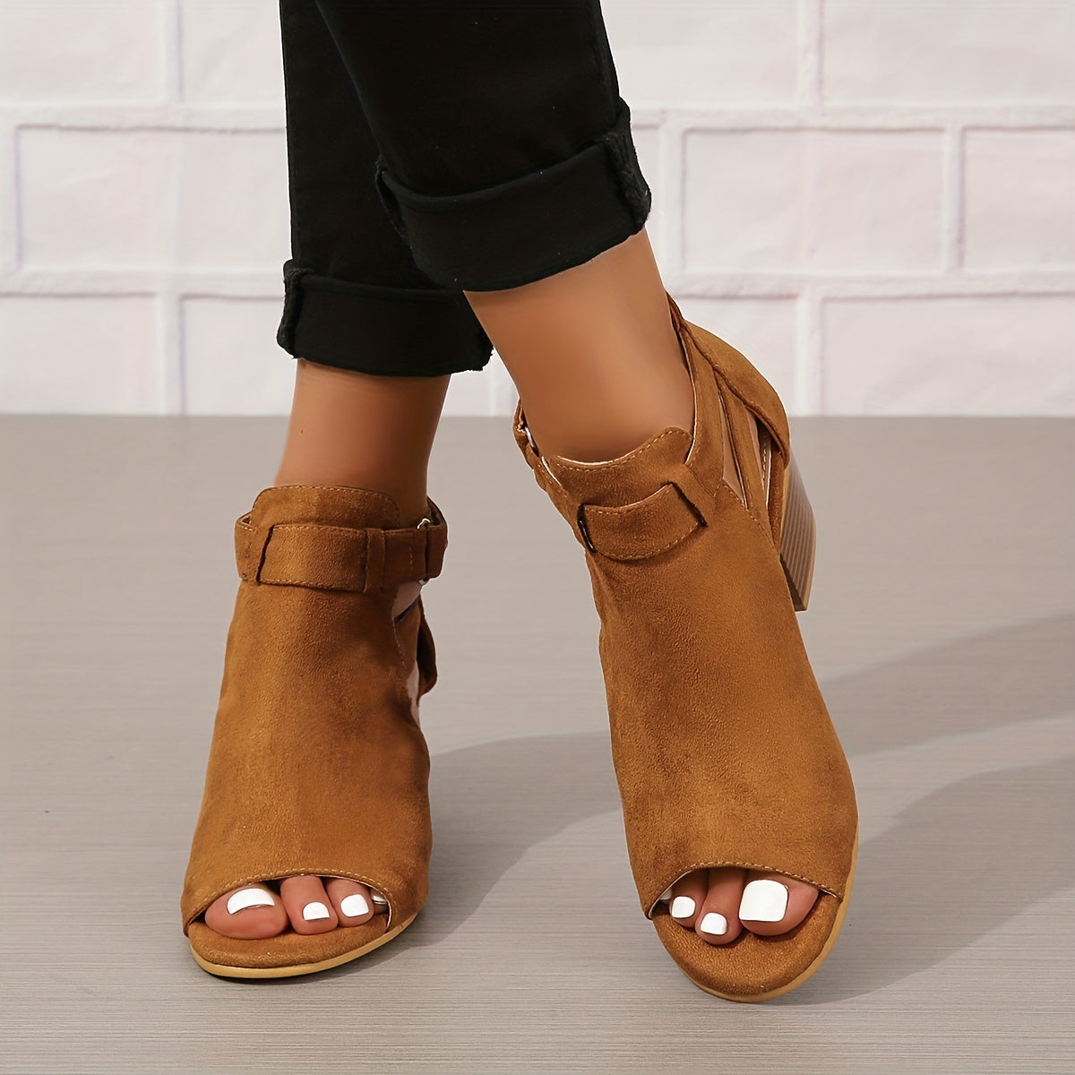 Sandales femme à talon bloc bride cheville bout ouvert découpé