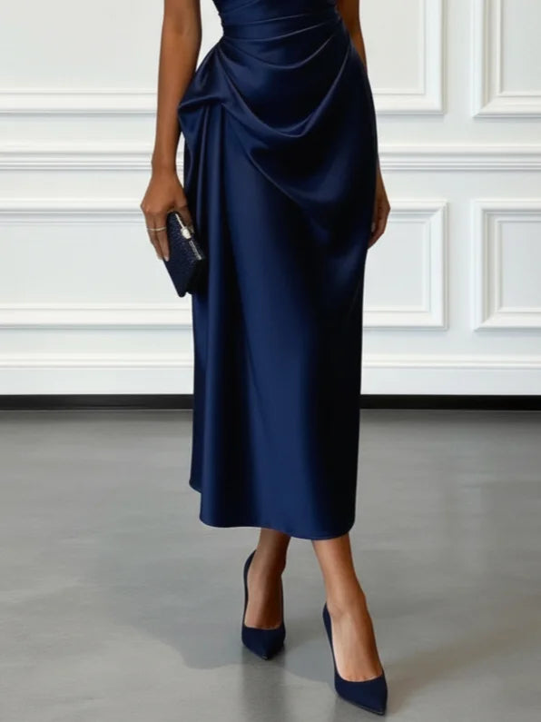 Robe satin midi une épaule drapée soirée