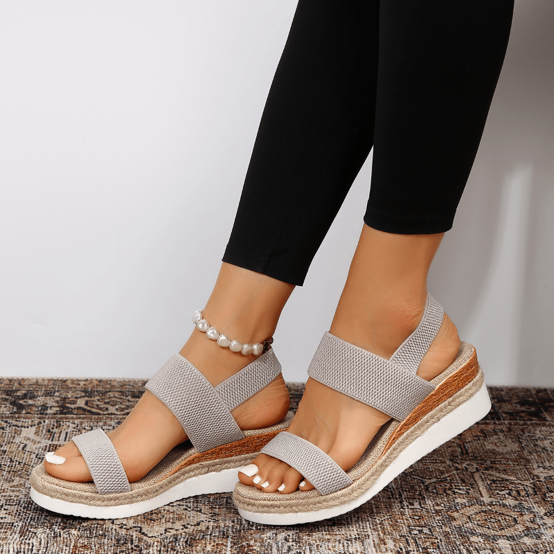 Sandales compensées femme à brides croisées semelle plateforme corde
