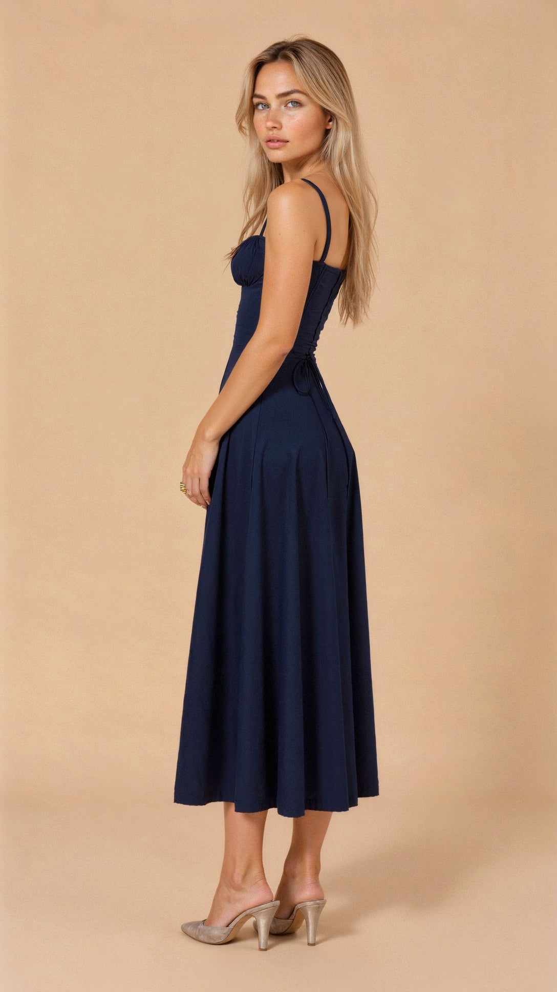 Robe midi femme fleurie style corset bretelles fines fente coupe ajustée
