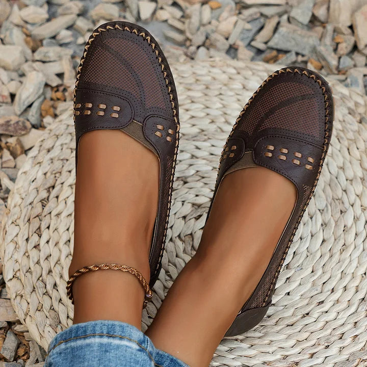 Mocassins femme perforés à enfiler avec semelle confort et bout carré